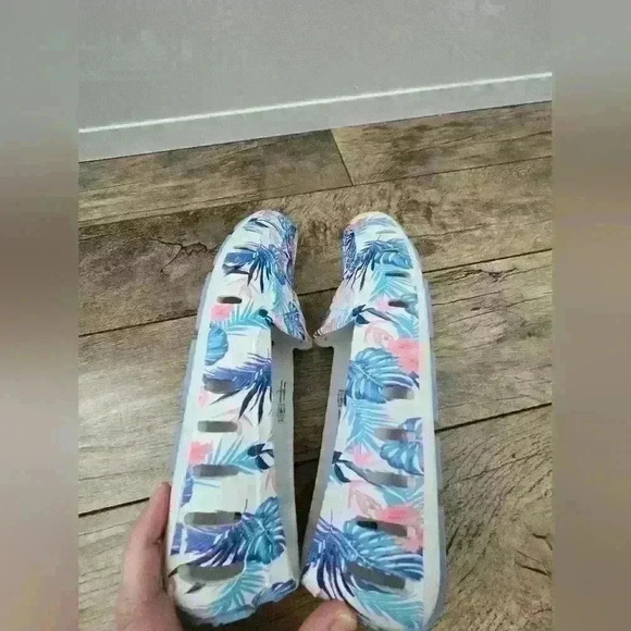 WOMENS FLORAL FLOATERS , blue and white Size 8 - Picture 5 of 12